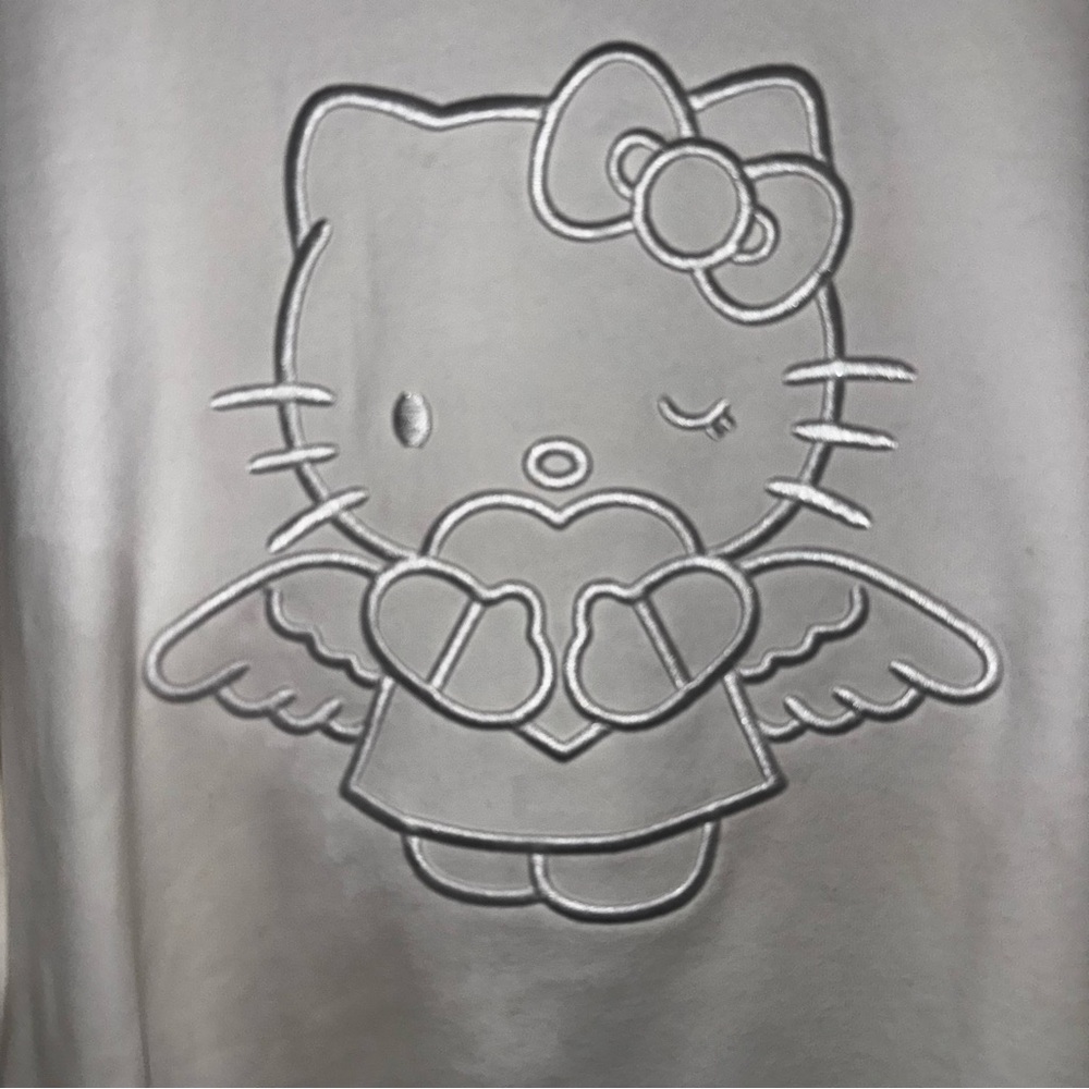NWT ANGEL HELLO KITTY EMBROIDERED PULLOVER OVERSIZED SWEATER - Picture 4 of 9